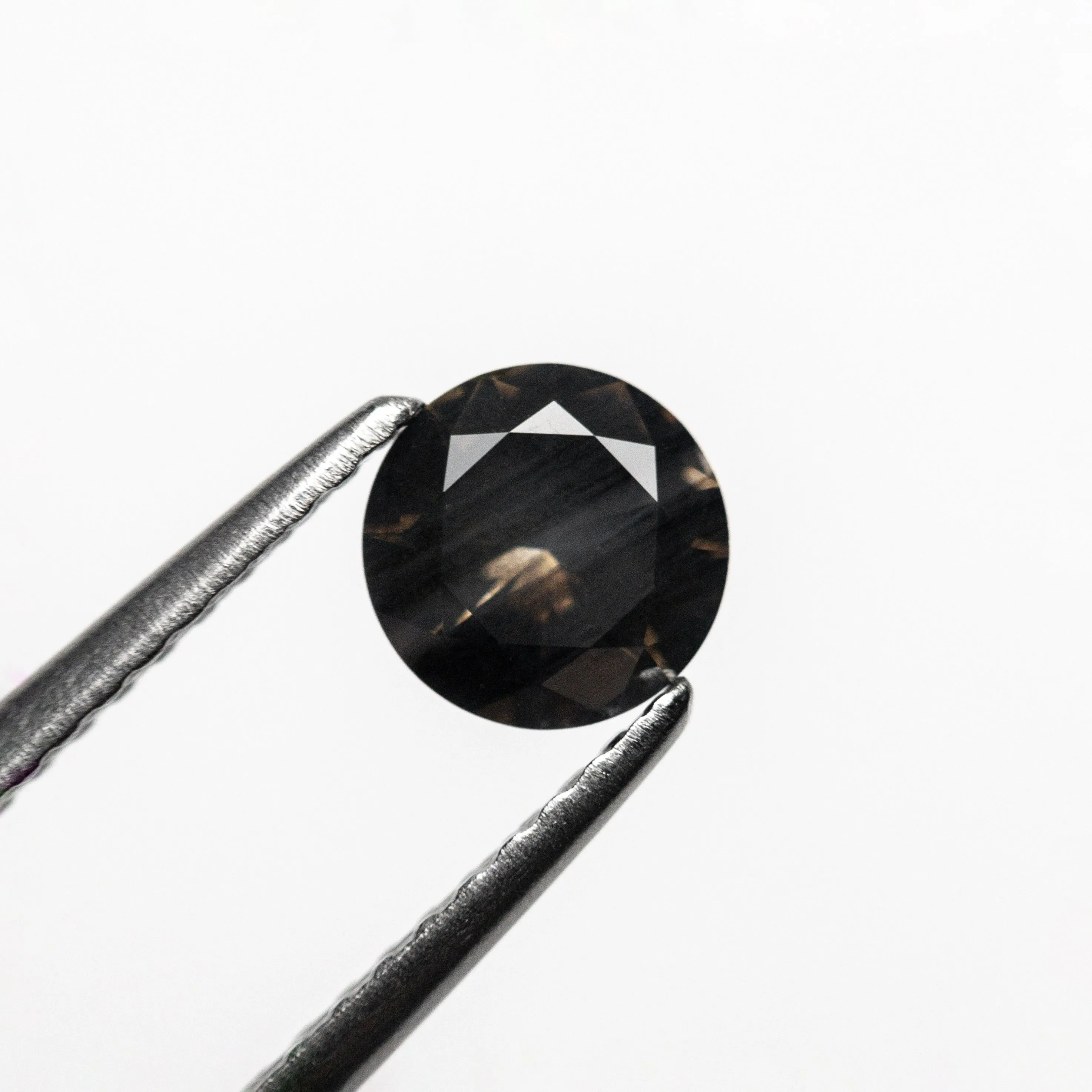 0.66ct 5.53x5.50x3.17mm Round Brilliant Sapphire 22099-01