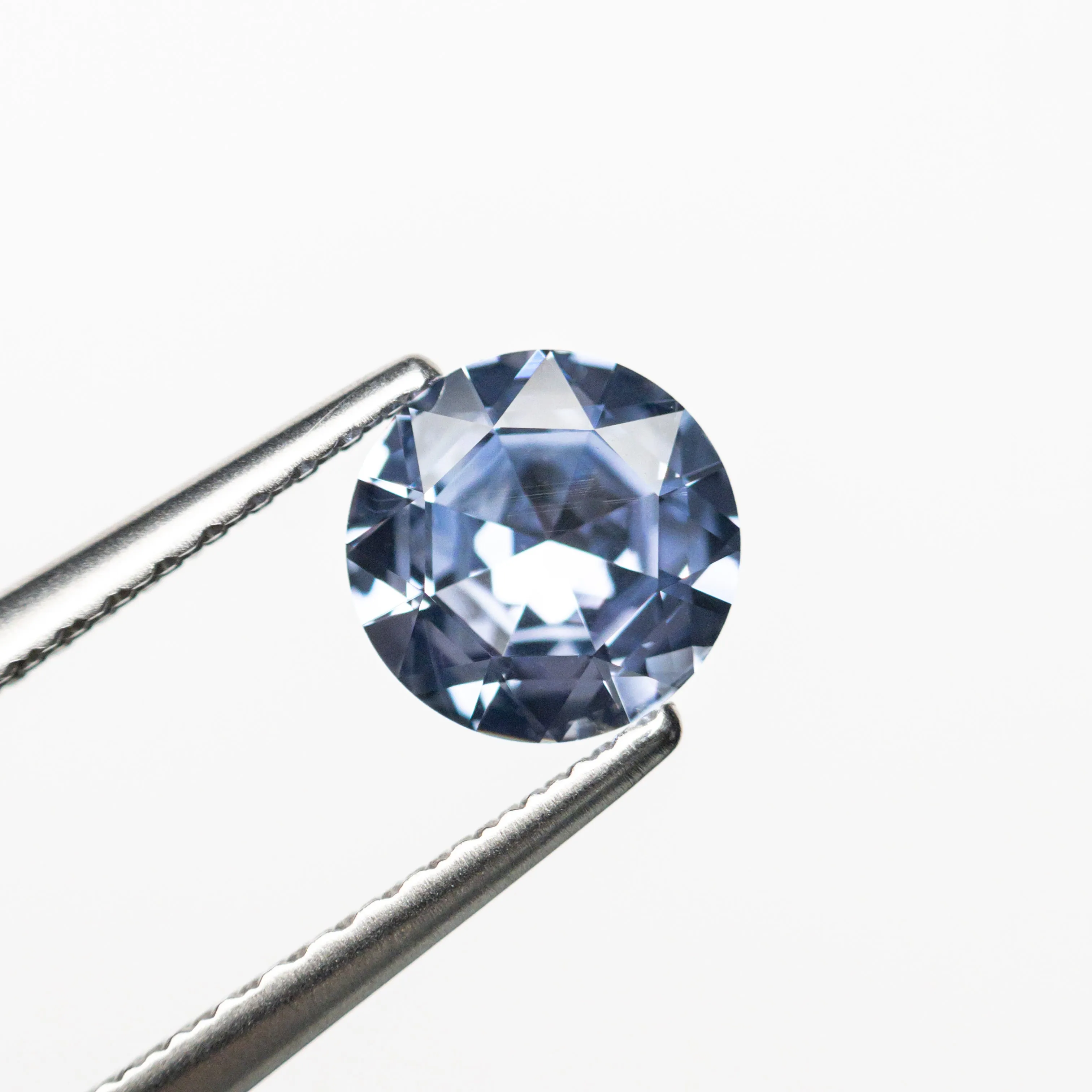 0.83ct 6.00x5.98x3.16mm Round Brilliant Sapphire 23743-01