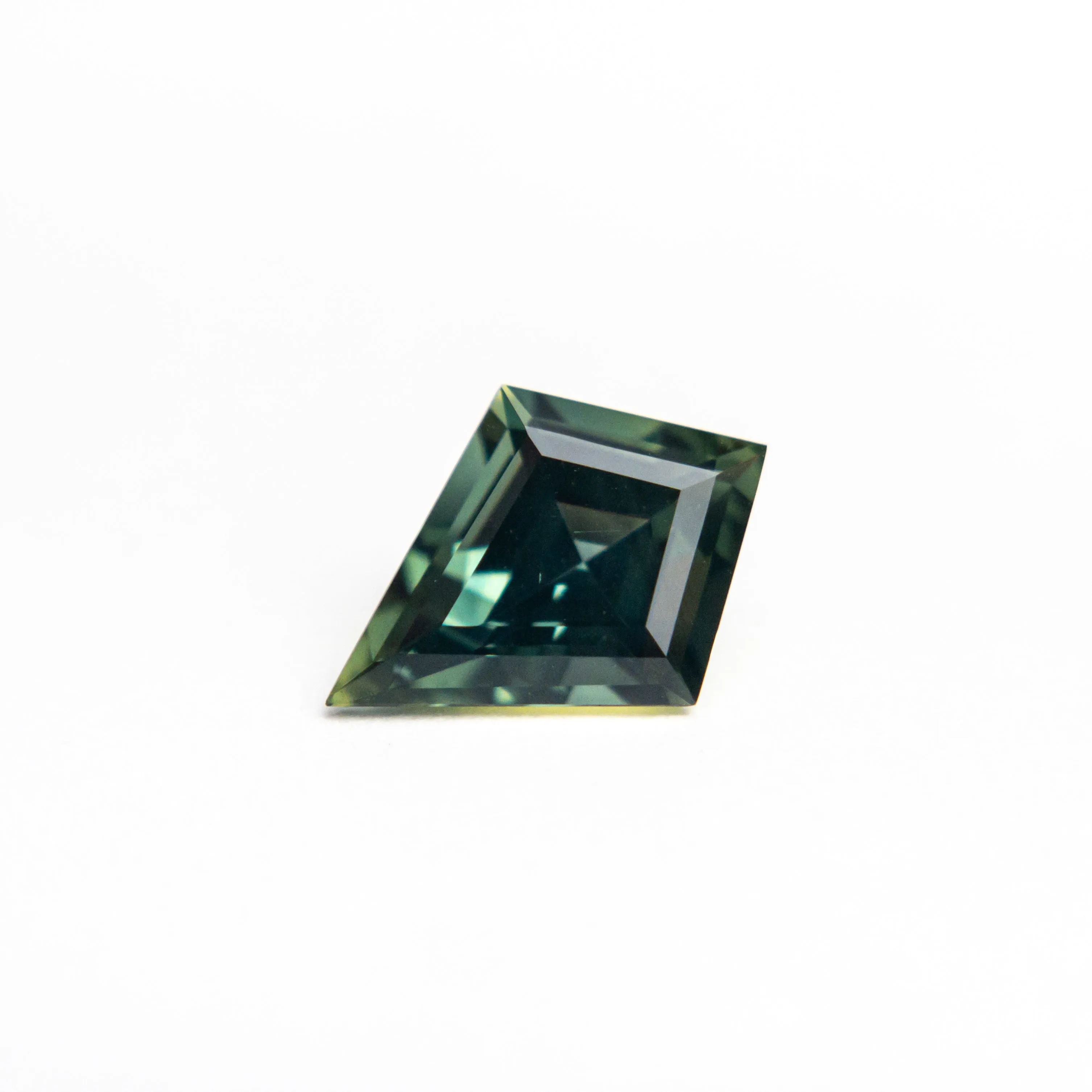 0.94ct 8.65x6.29x3.51mm Kite Step Cut Sapphire 22267-10