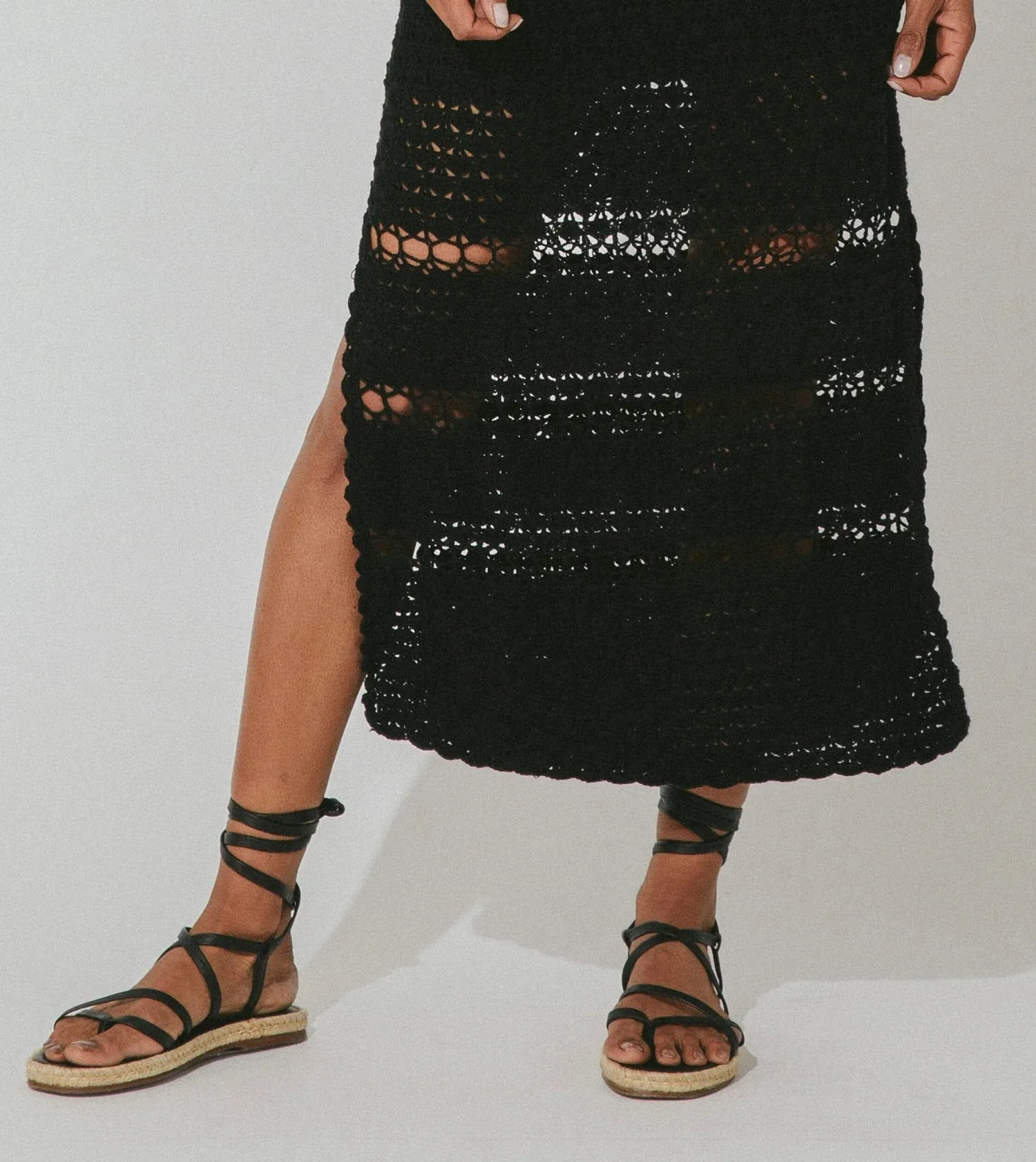 Diah Crochet Midi Dress- Blk