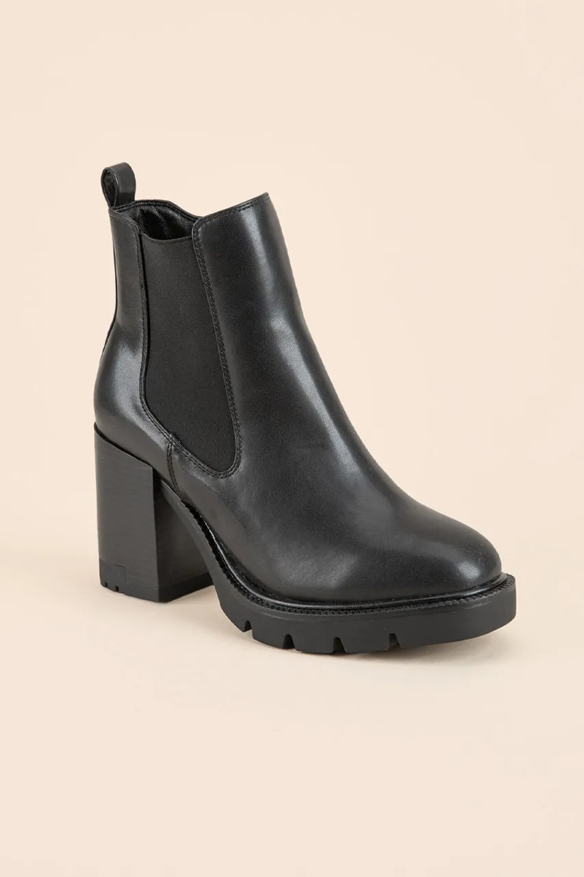 Madden Girl Sutton Lug Chelsea Boots