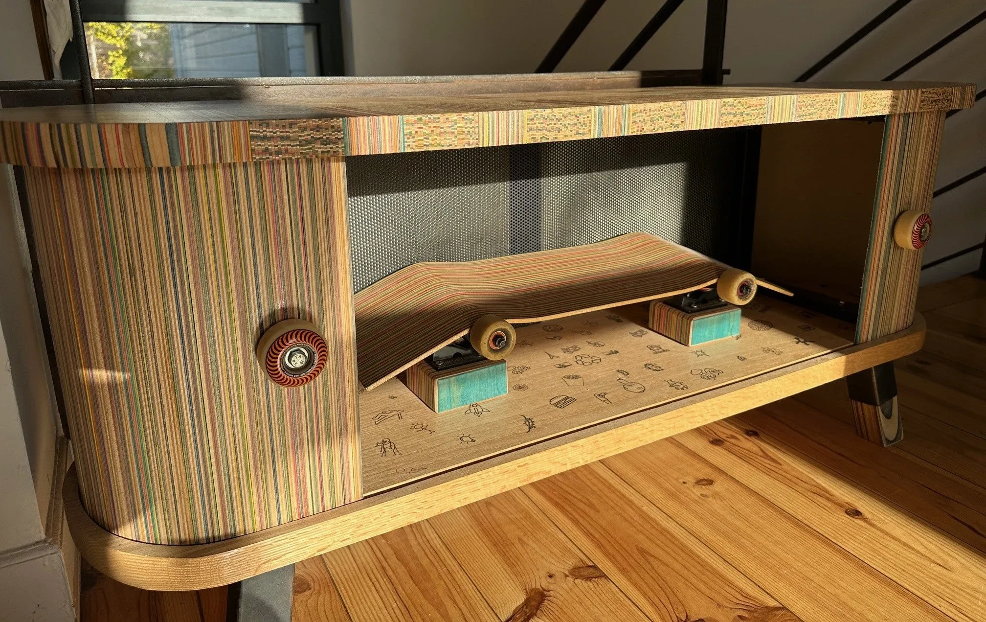 MEUBLE COMMODE EN SKATE RECYCLE