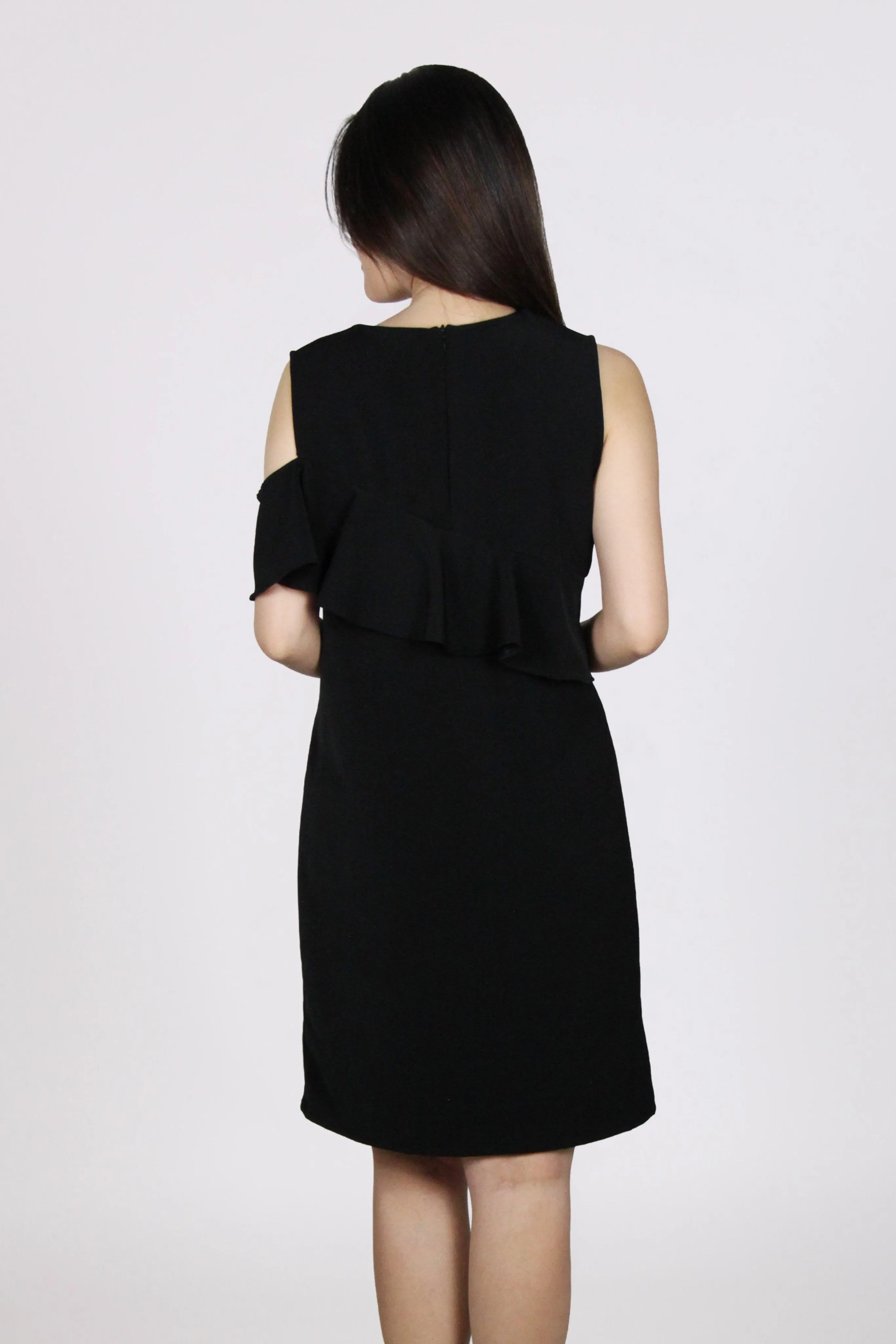 Single Cold Shoulder Ruffles Shift Dress in Black