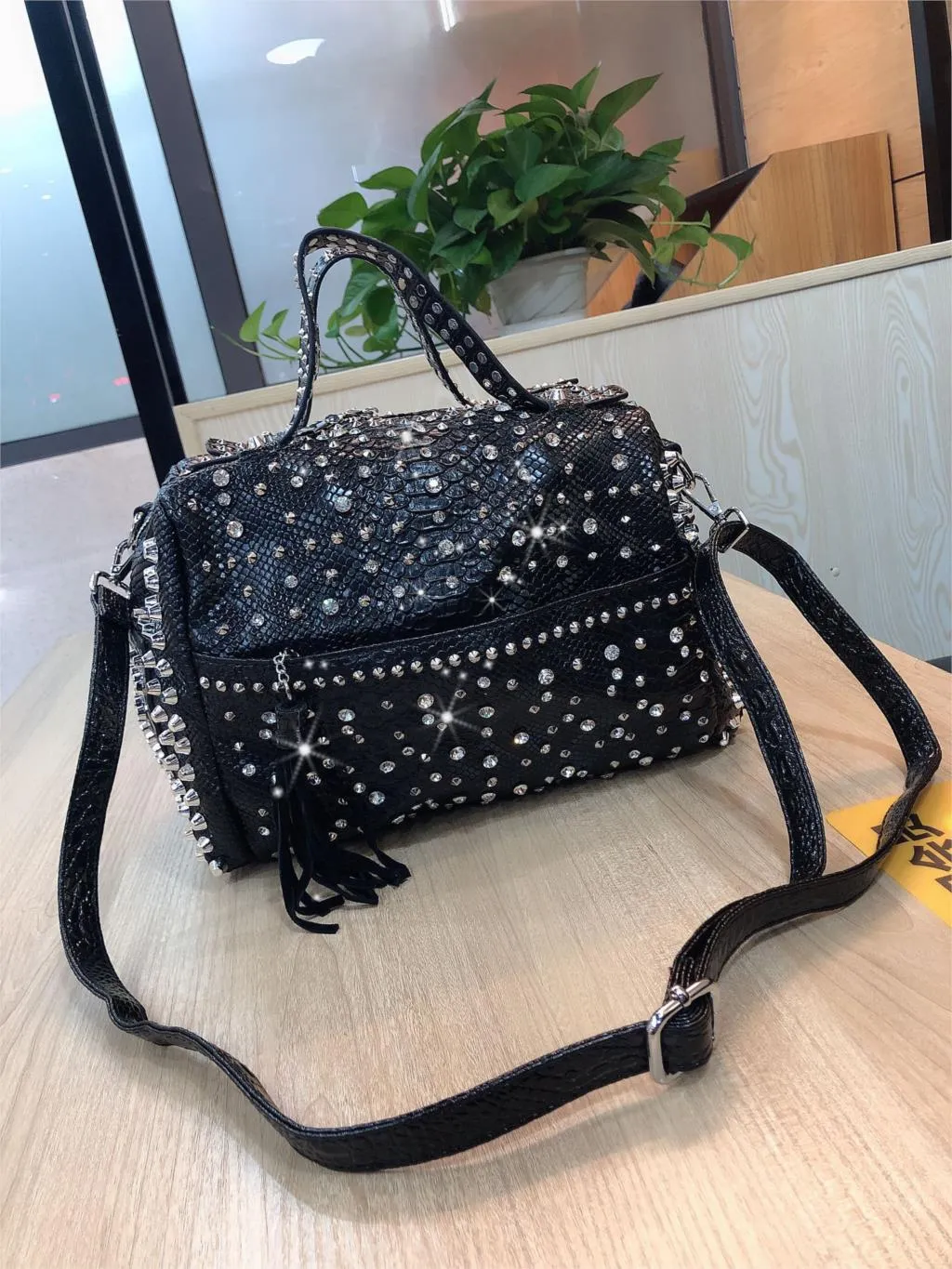 Women's Luxury Fashion Portable Rivet Diamonds Shoulder Handbag